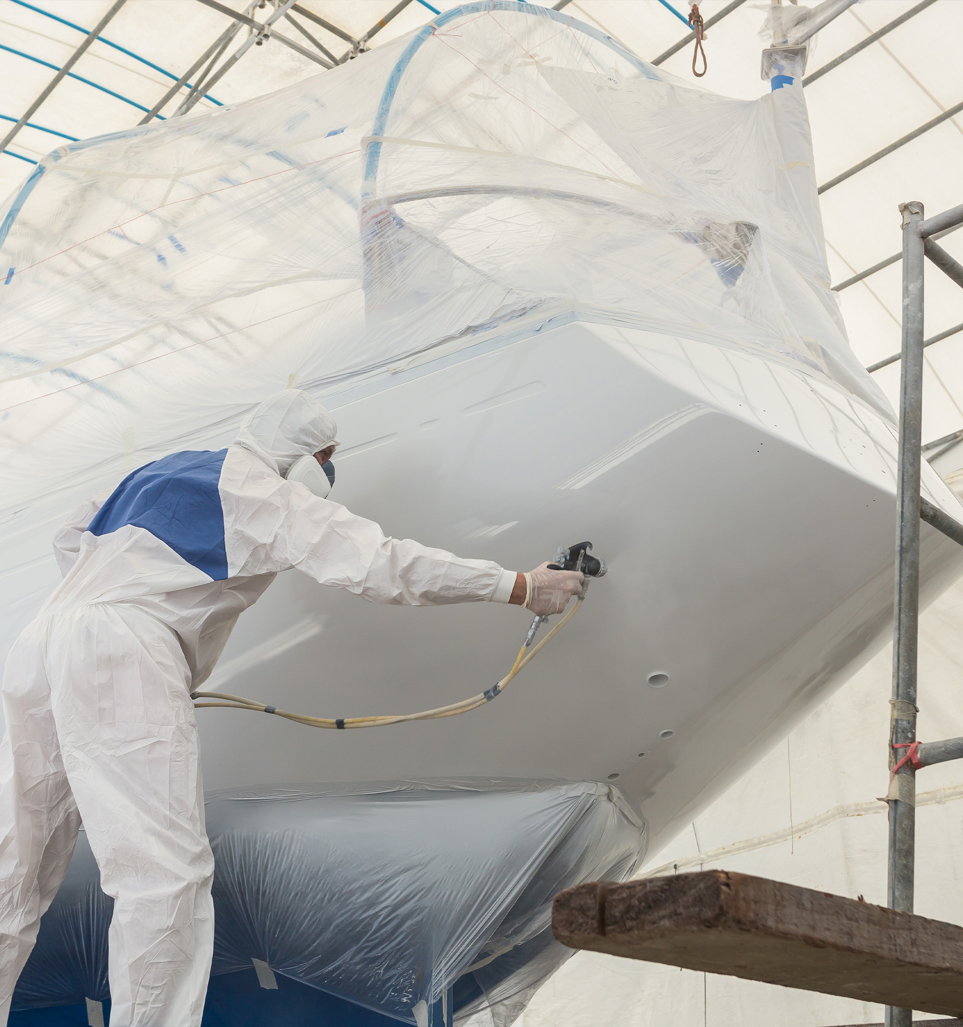 Verniciatura su vetroresina